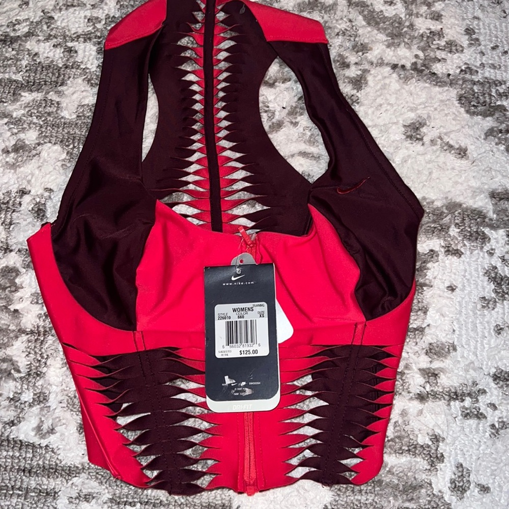 Super Cute Nike corset sports bra with bonning!
Fitness dance size XS